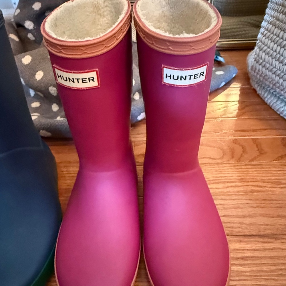 VGUC US Size 2 Big Kids Hunter Rain Boots with Lining